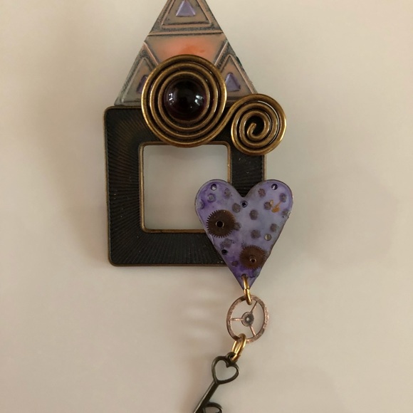 “KEY TO MY HEART” Pin - Picture 5 of 5